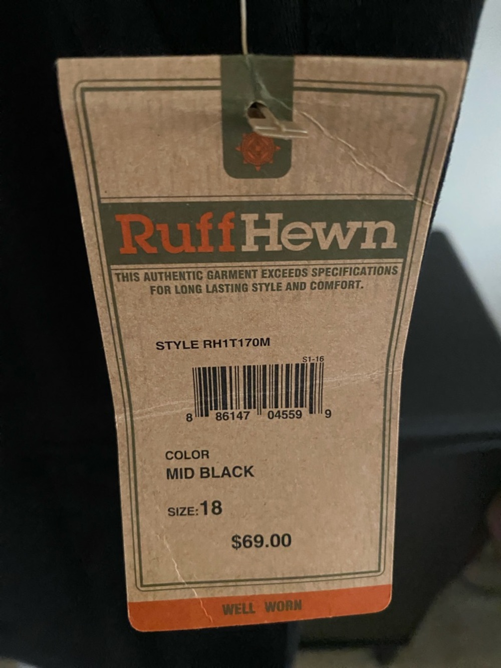 Black Ruff Hewn Capris - Picture 3 of 7